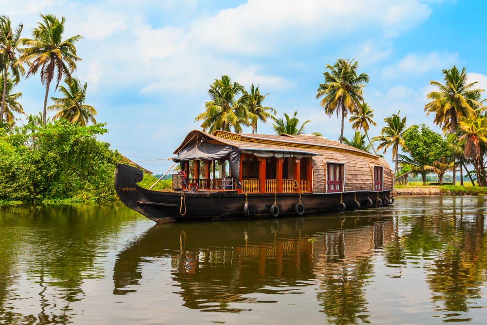 Luxury Kerala houseboat India tour